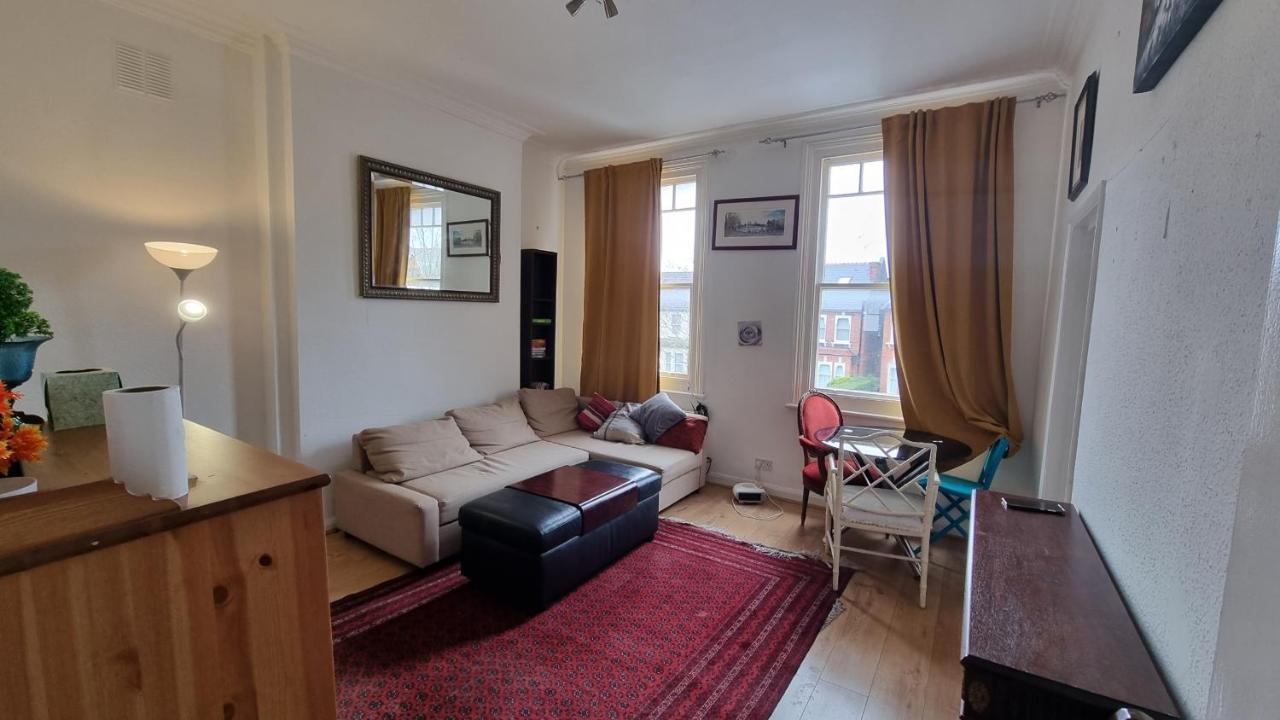 Extra Large One Bedroom Flat With Parking London Exterior photo